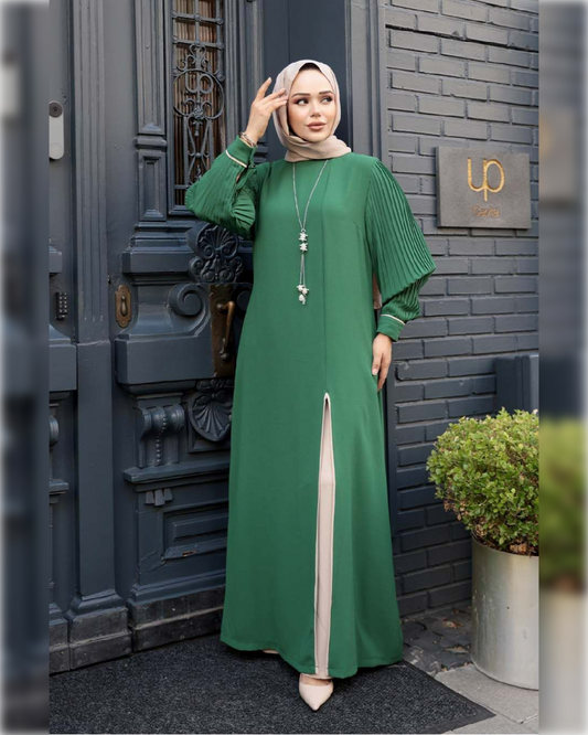 Elegant Two-Piece Abaya dress set in Green Shade   طقم عباءة أنيق من قطعتين باللون الأخضر الجميل