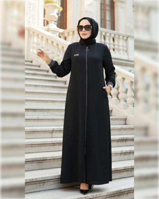 Modern Casual Zip-Front Abaya in Black Shade عباءة عصرية عملية بسحاب أمامي باللون الأسود الجميل