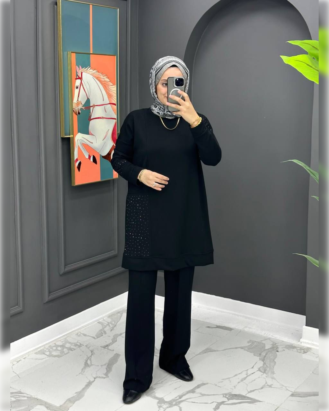 Elegant Cozy 2-Pieces Outfit in Black Shade طقم شتوي دافئ مكون من قطعتين باللون الأسود الجميل