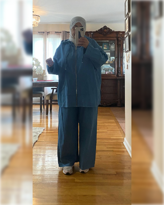 Stylish Denim Two-Pieces Set in Dark Shade طقم جينز مكون من قطعتين بدرجة لون داكنة