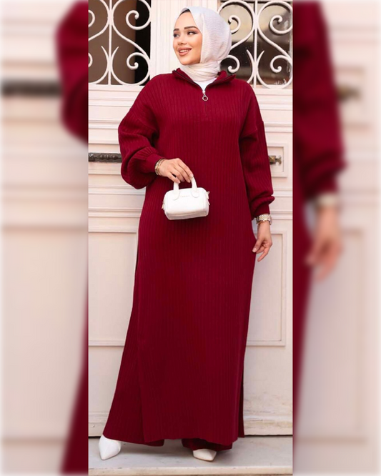 Elegant Cozy knit set of 2-Pieces in Maroon طقم شتوي أنيق من الصوف الناعم من قطعتين باللون الخمري الجميل