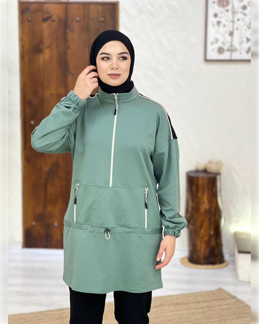 Cotton Sportswear of 2-Pieces for Summer in Light Teal Shade  بدلة رياضة قطنية صيفية من قطعتين بأحد درجات الأخضر الفاتح الجميل