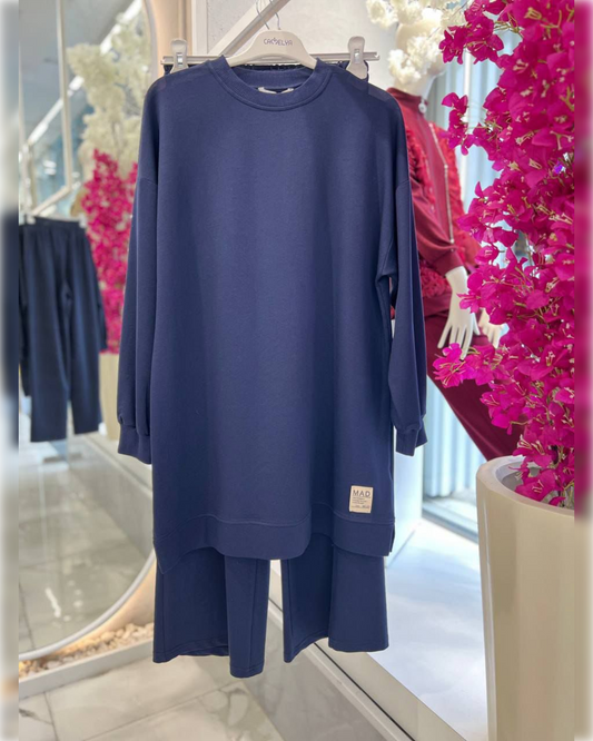 Cozy Casual Sportswear of 2-Pieces in Blue Navy Shade بدلة رياضية عملية و دافئة من قطعتين باللون الكحلي الجميل