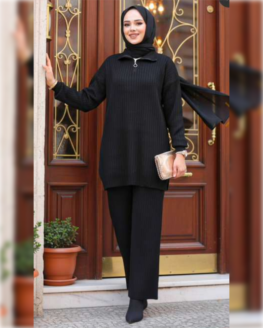 Casual Tricot Black 2-Pieces Outfit in Wool طقم شتوي من الصوف الناعم مكون من قطعتين باللون الأسود الجميل