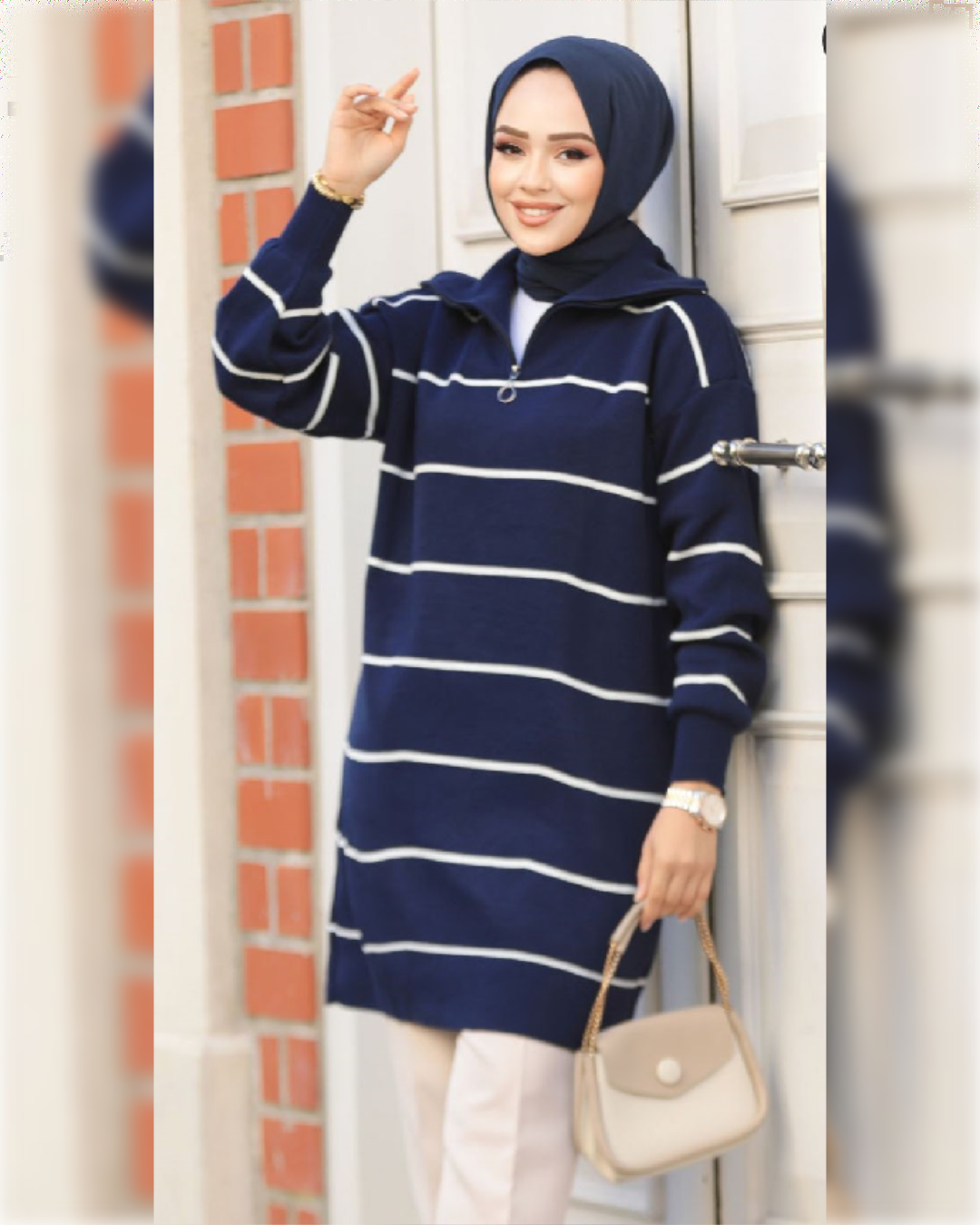 Cozy Long Striped Blouse in Blue Navy Shade   بلوزة شتوية مخططة دافئة باللون الكحلي الجميل