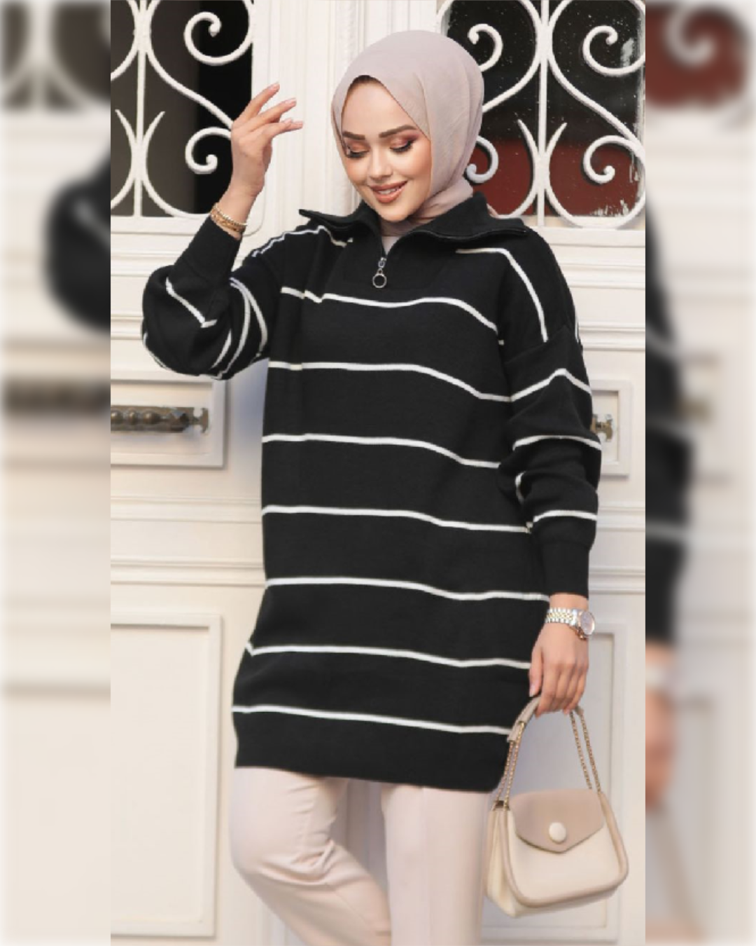 Cozy Long Striped Blouse in Black Shade   بلوزة شتوية مخططة دافئة باللون الأسود الجميل