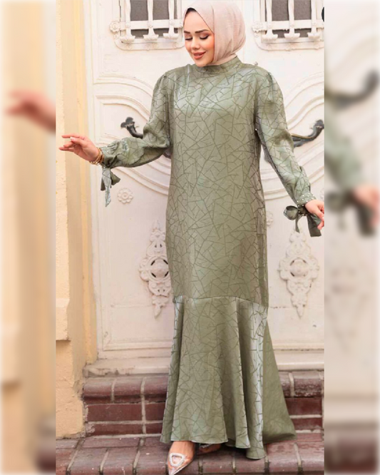 Nora Elegant - Mermaid Hem Satin Dress - in Light Green Shade  فستان نورا الأنيق للمناسبات باللون الأخضر الفاتح الجميل