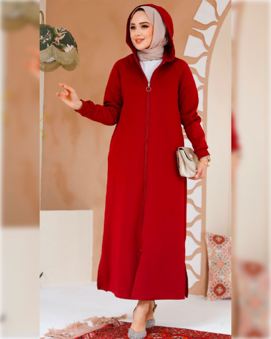 Layan Hooded Cozy Cardigan in Red Shade كارديجان ليان الدافئ الطويل باللون الأحمر الجميل