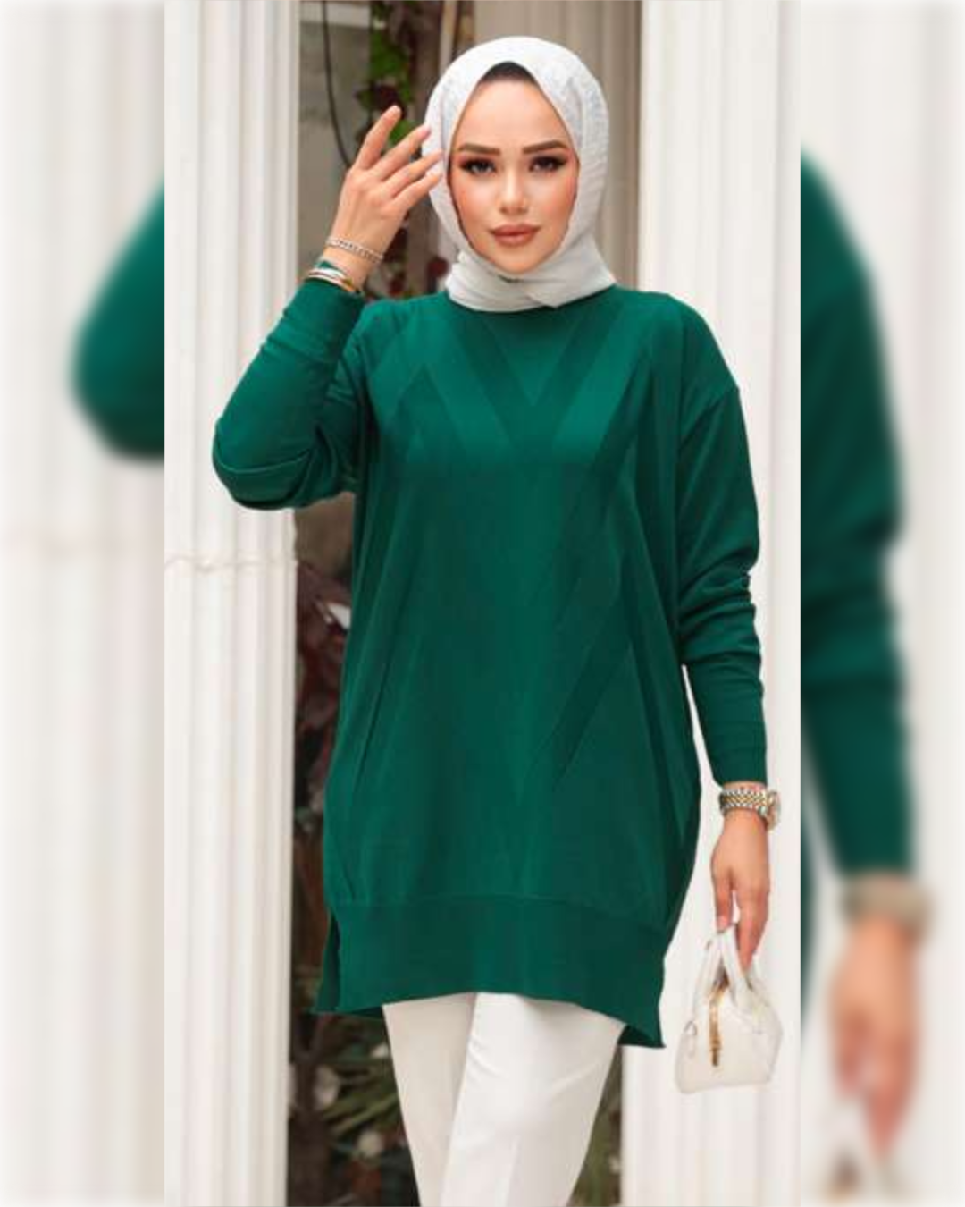 Cozy V-Shaped Textured Design Blouse in Dark Green Shade,  بلوزة شتوية دافئة بتصميم جميل باللون الأخضر الغامق الجميل