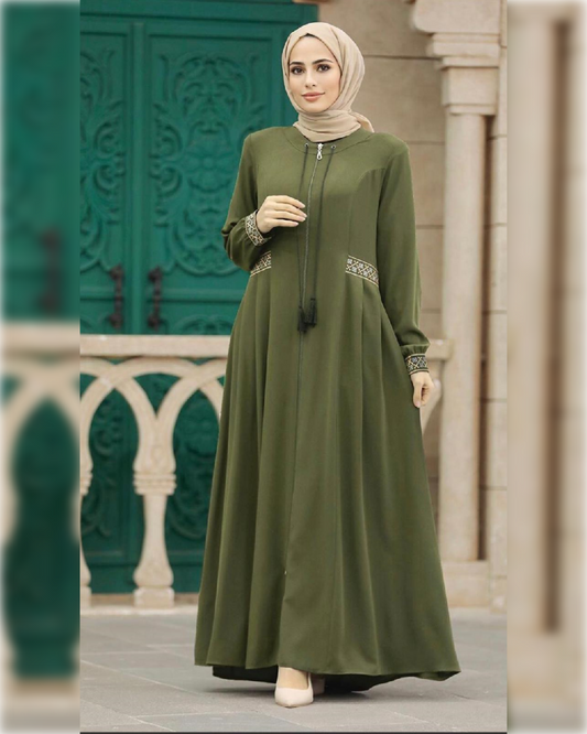 Samira Chic Abaya Dress for Summer in Olive Green Shade   عباءة سميرة الصيفية  باللون الأخضر الزيتوني و تفاصيل أنيقة