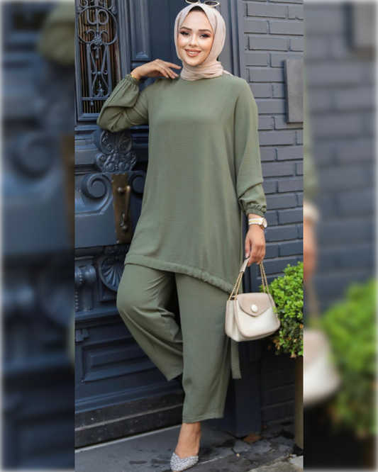 Aerobin 2-Pieces Outfit in Light Olive Green Shade طقم آيروبين صيفي مكون من قطعتين باللون الأخضر الزيتوني الفاتح الجميل