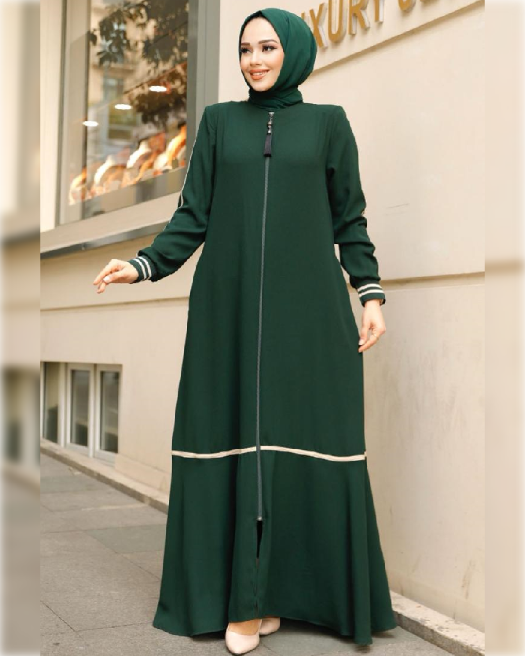 Fatimah Chic Abaya Dress for Summer in Dark Green Shade   عباءة فاطمة الصيفية  باللون الأخضر الغامق الجميل و تفاصيل أنيقة