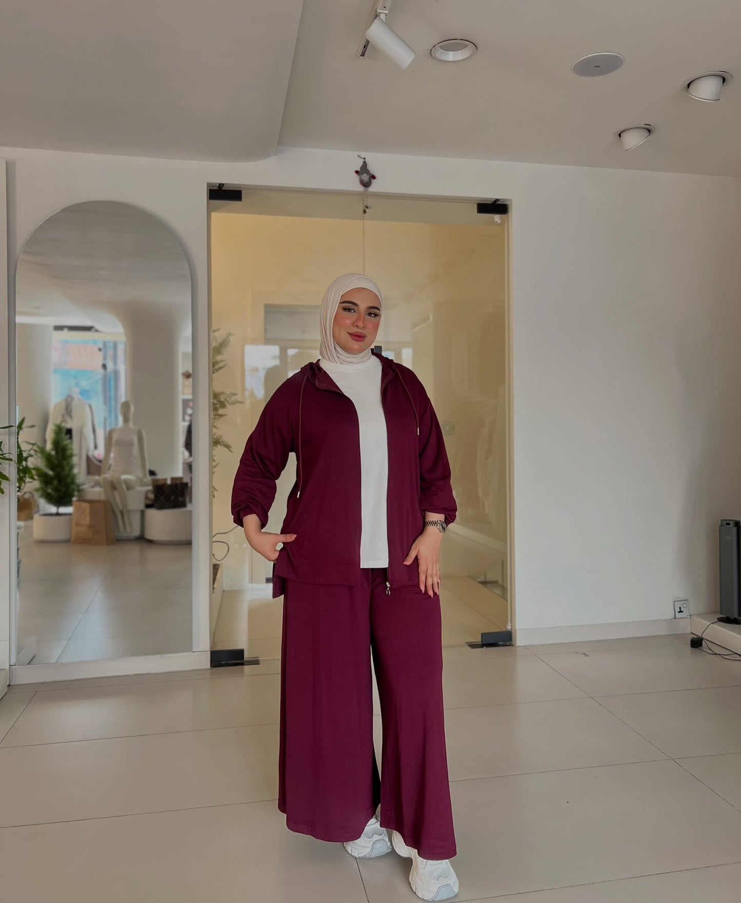 Modern Sportswear 2-Pieces Set طقم سبورت عصري من قطعتين