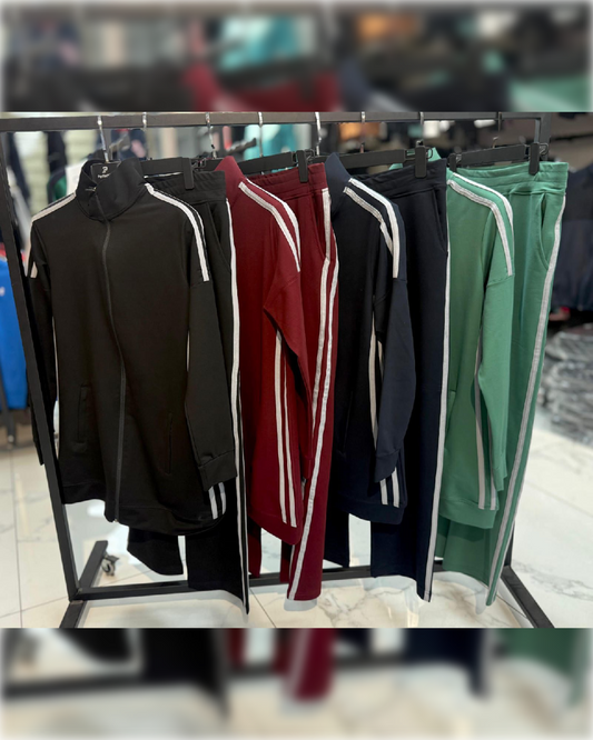 Two-Piece Athleisure Tracksuit Set  طقم رياضي مكوّن من قطعتين