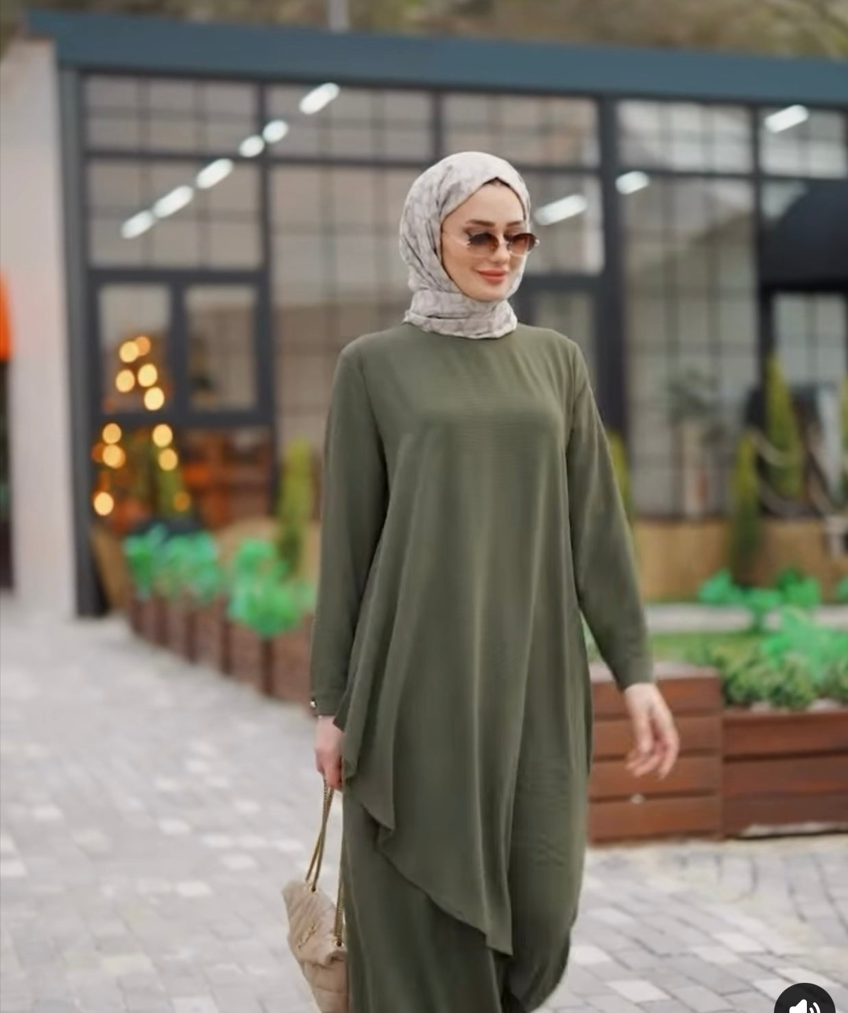 Modern Flowy Wide-Leg Silhouette Set طقم عصري مميز من قطعتين