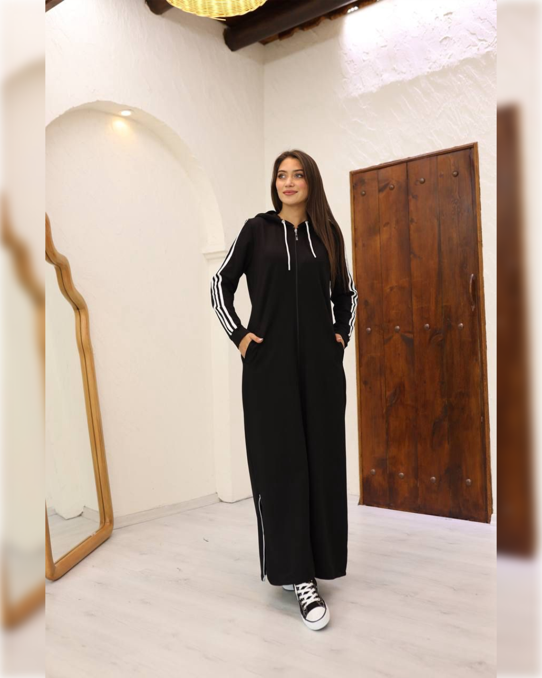 Ayla Sporty, Cozy, Hooded Abaya Dress in Black Shade  عباءة آيلا الرياضية القطنية الدافئة باللون الأسود الجميل