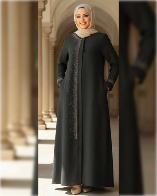 Elegant Black Abaya with Silver Detailing عباءة أنيقة باللون الأسود الجميل و زخارف باللون الفضي الجميل