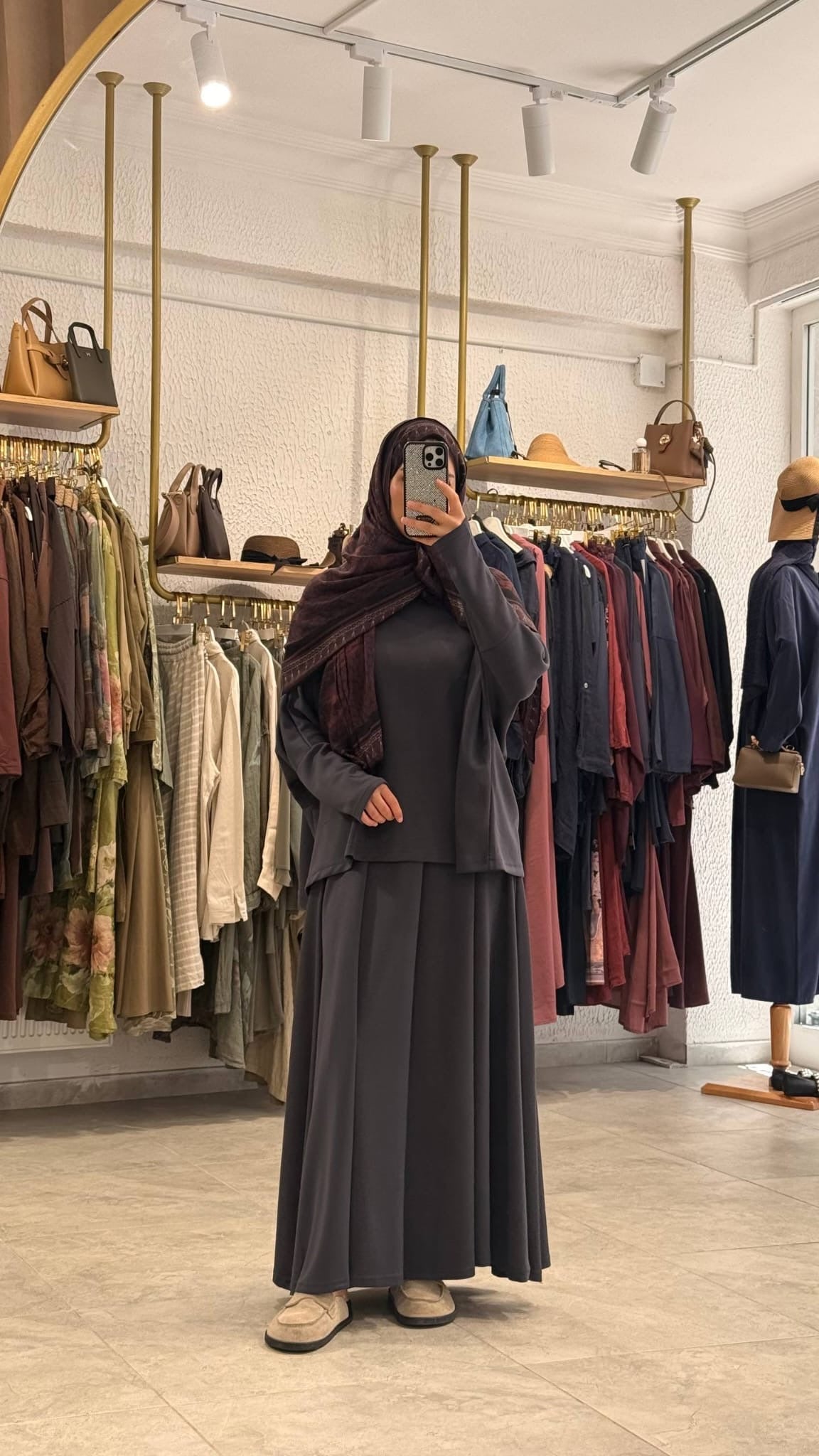 Flowy Modest Two Piece Skirt set  طقم تنورة  محتشم انسيابي مكوّن من قطعتين