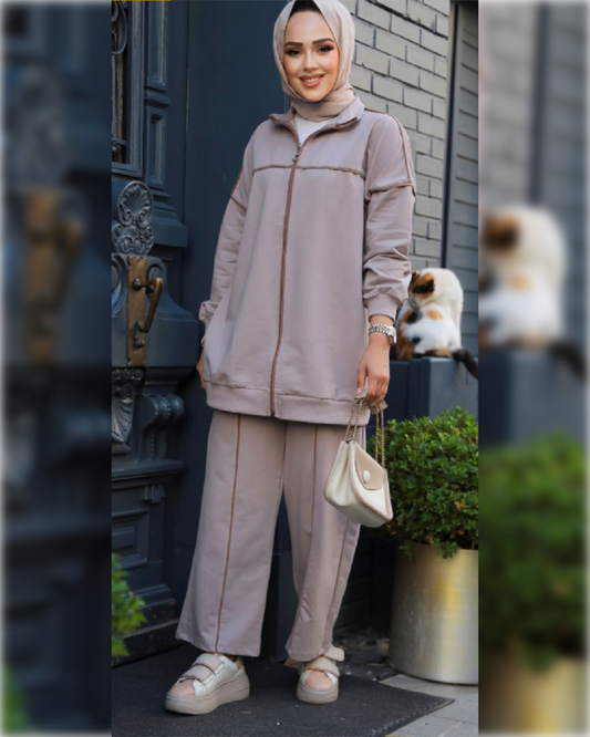 Cozy Cotton Sportswear of 2-Pieces in Beige Shade بدلة رياضية  دافئة من قطعتين باللون البيج الجميل