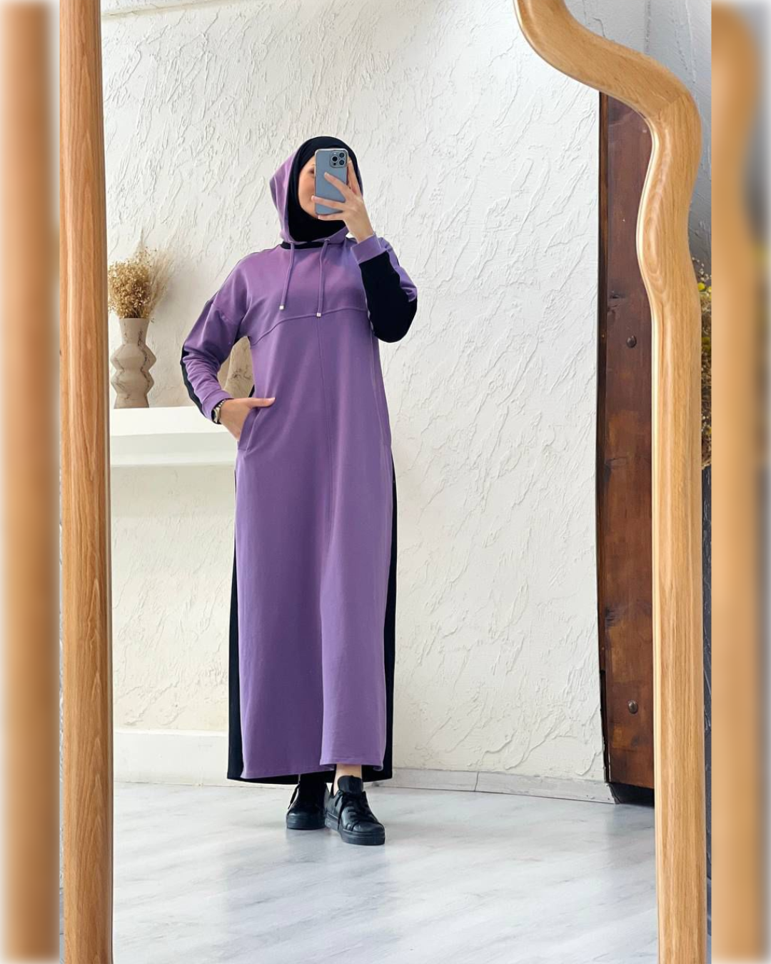 Ayla Sporty, Cozy, Hooded Abaya Dress in Light Purple Shade  عباءة آيلا الرياضية القطنية الدافئة باللون البنفسجي الفاتح الجميل