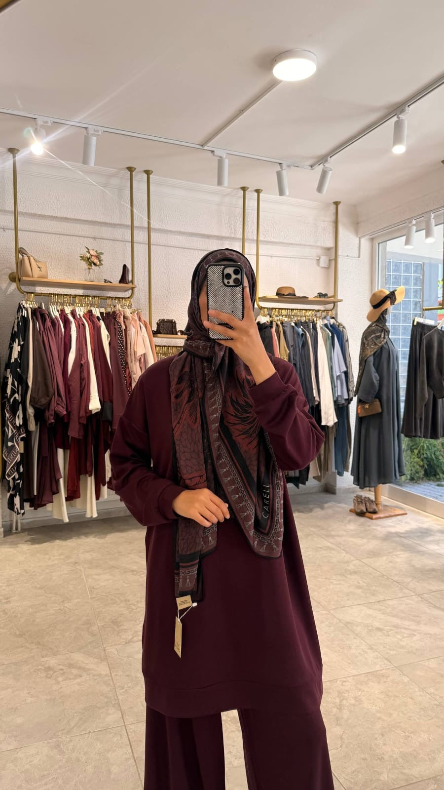 Lily Relaxed Two-Piece Modest Set طقم ليلي الرياضي الانيق من قطعتين