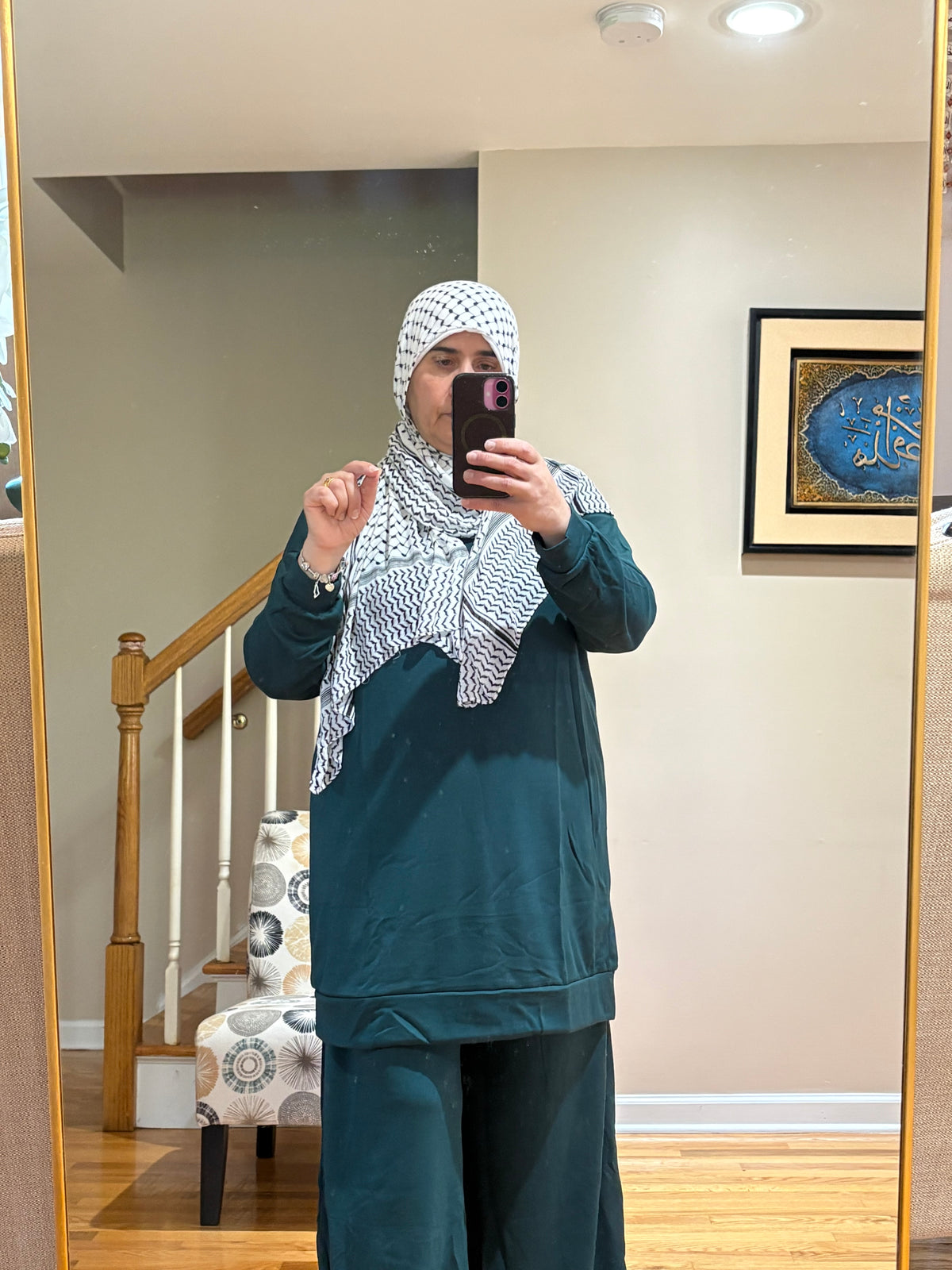 Lily Relaxed Two-Piece Modest Set طقم ليلي الرياضي الانيق من قطعتين