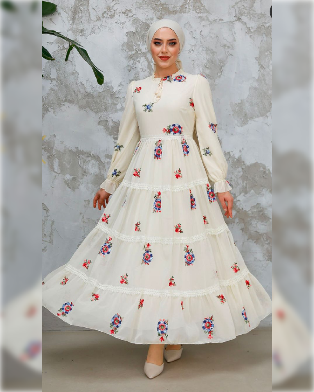 Amal White Chic Tiered Dress with Floral Prints فستان آمال الأبيض الصيفي الطويل بنقشة الزهور الجميلة
