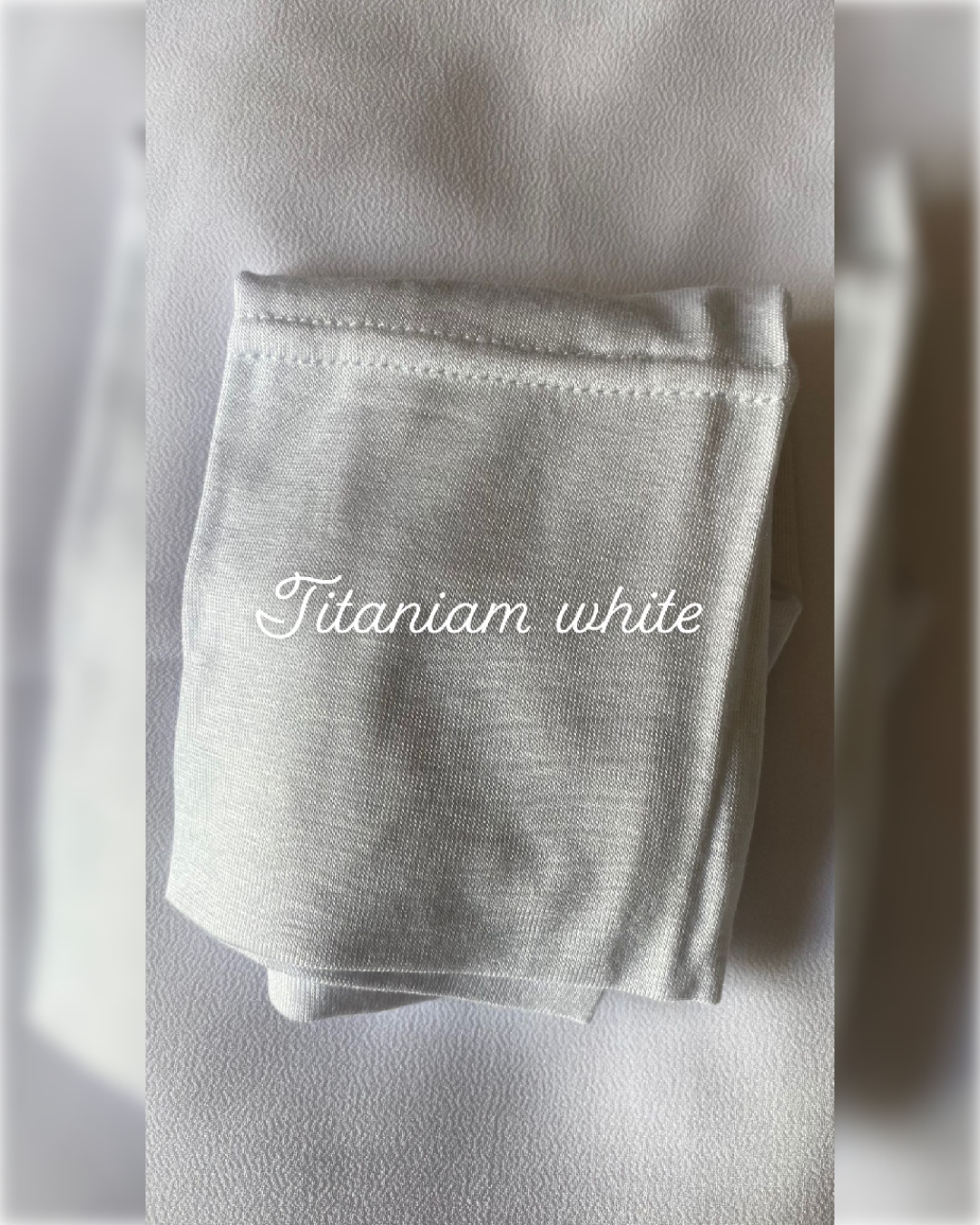 Plain Georgette Hijab Set in Beautifull White Shade مجموعة حجاب الجورجيت باللون الأبيض الجميل